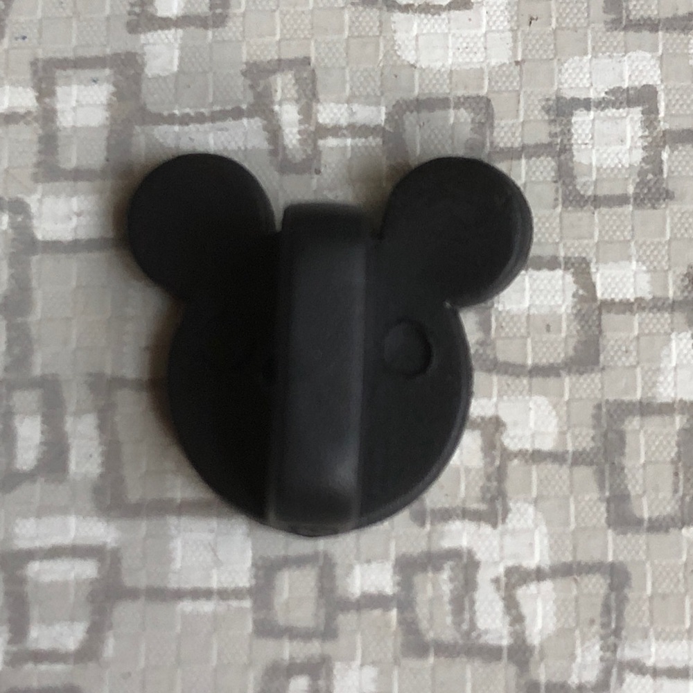 Vintage Disney American Flag Pin EUC - Picture 4 of 7